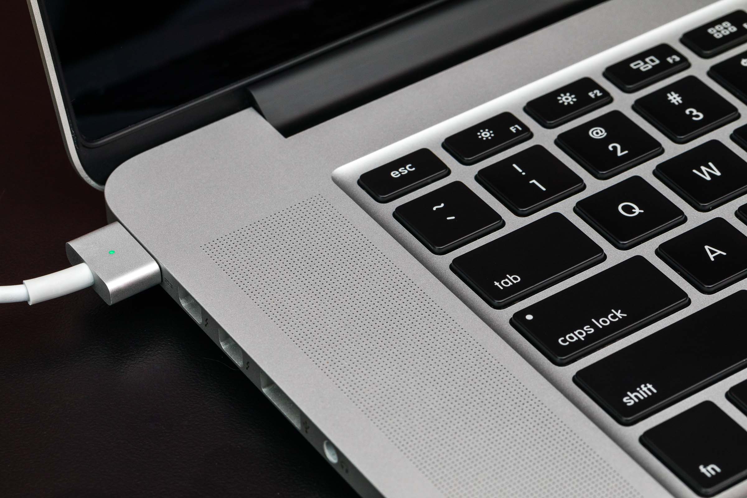 2015 macbook pro ports